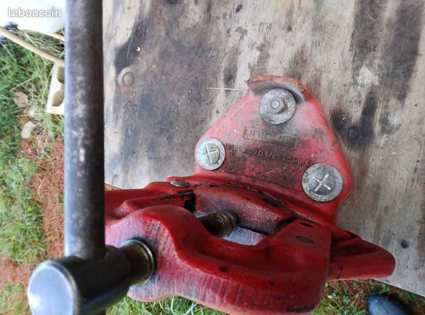 Table de tuyauteur ou plombier