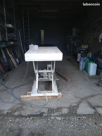 Table elevatrice a ciseau simple