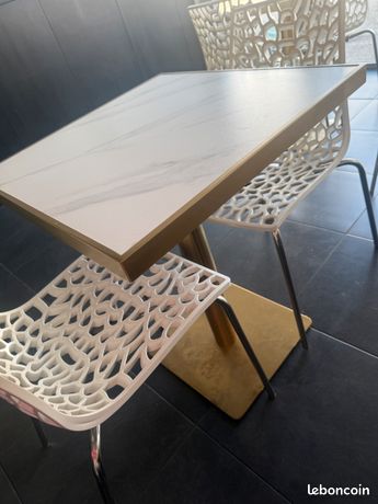 Table et chaise