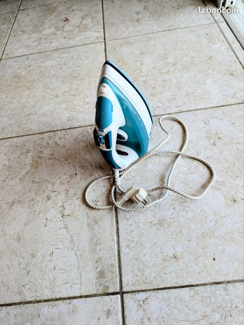 Table et fer à repasser