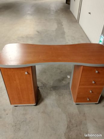 Table manucure ou bureau 115  à débattre limite raisonnable