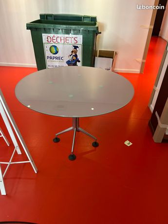 Table ronde en verre – design moderne