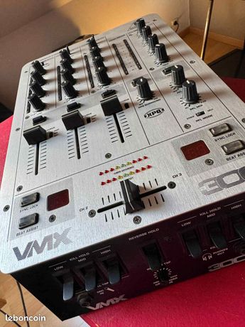 Table de Mixage Behringer VMX 300