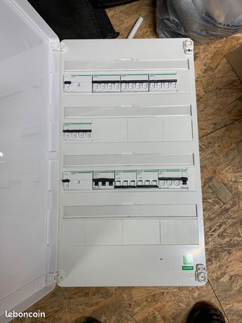Tableau électrique Schneider complet - excellent état