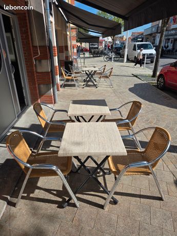 Tables et chaises pour terrasse extérieure