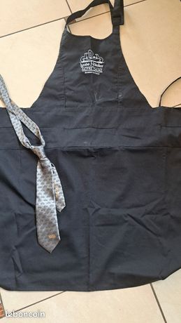 Tablier et cravate lycée hotelier