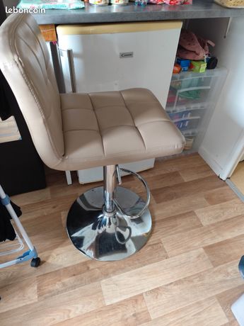 Tabouret de bar + four