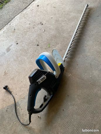 Taille haie électrique