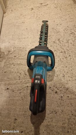 Taille haie makita duh502