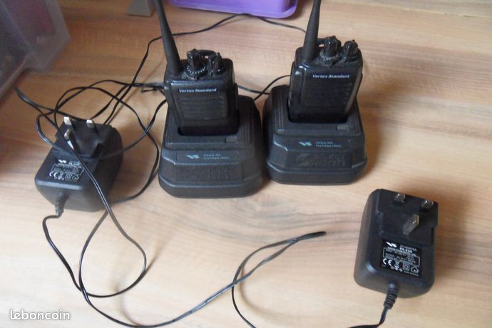 Talkie walkie vertex srandard avec chargeur