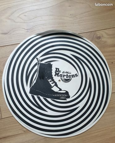 Tapis platine vinyle Dr. Martens