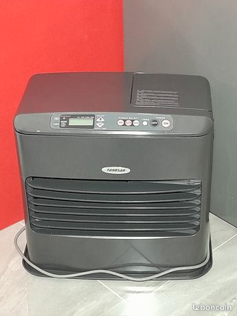 TAYOSAN 4.6kw . Poêle à pétrole
