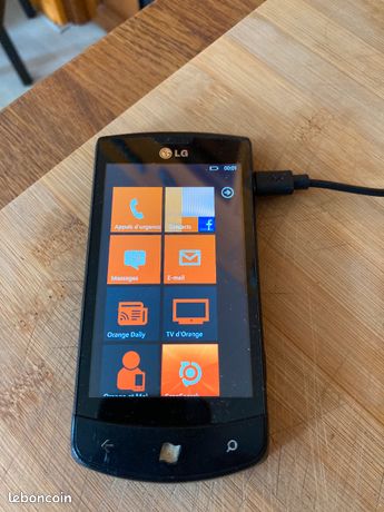 Tel portable LG E900
