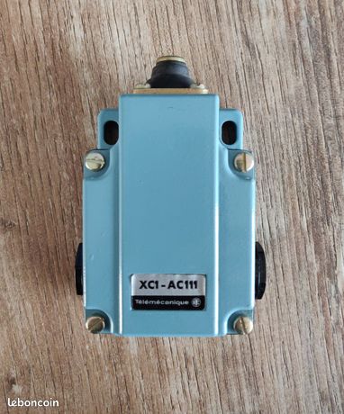 Télémécanique XC1-AC111/ intérupteur de fin de course/free210