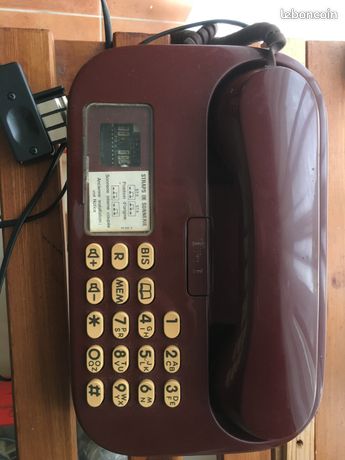 Téléphone bordeaux