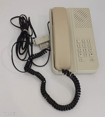 Téléphone, Il est et il est dans sa boite