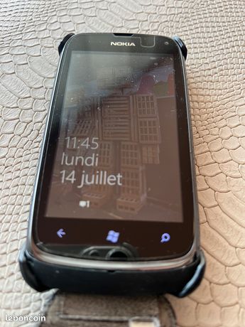 Téléphone portable Nokia Lumia 610