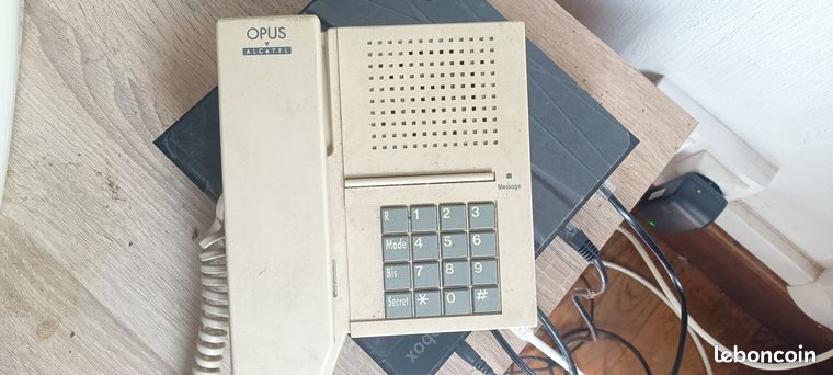 Téléphone filaire Alcatel Opus à boutons testé sur Livebox OK
