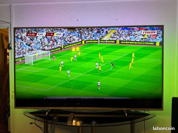 Téléviseur Philips LED Ultra HD 4K 178 cm