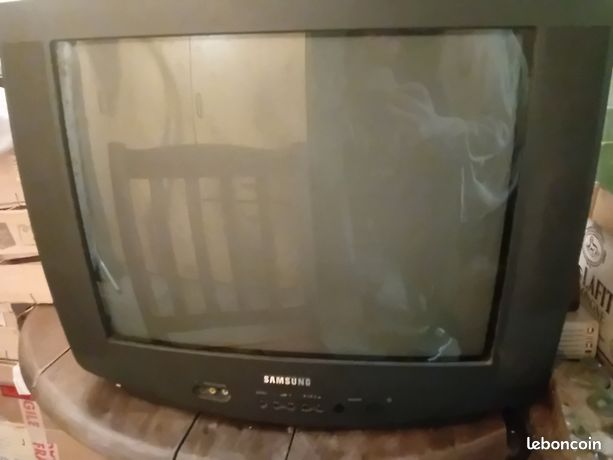 Télévision cathodique Samsung avec télécommande