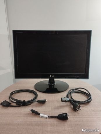 Télévision LG Flatron W2240