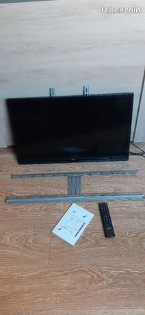 Télévision / tv led JVC 81 cm en très bon état