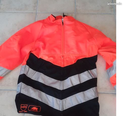 Tenu tronçonneuse taille M.La tenu comprend une ves