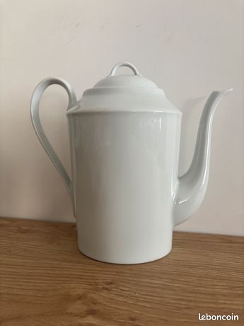 Théière en porcelaine