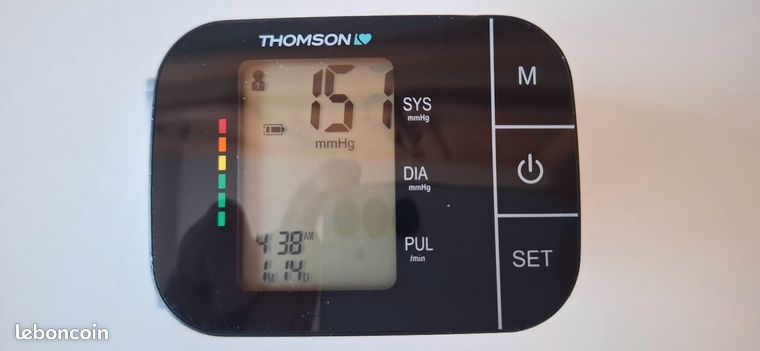 THOMSON Tensiomètre poignet Cardio W7 Léger et compact - Stockage automatique 120 mesures Conforme au nouveau règlement MDR UE 2017/745 relatif aux dispositifs médicaux