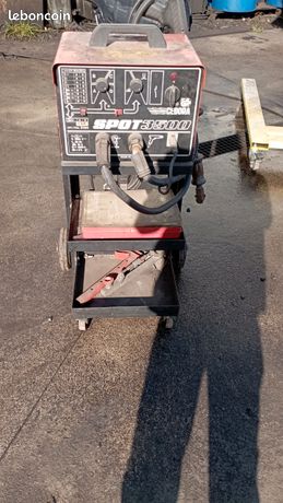 Tire clou carrosserie