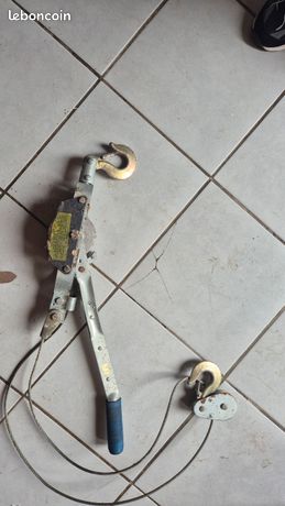 Tire-fort manuel / treuil à levier capacité 1 tonne