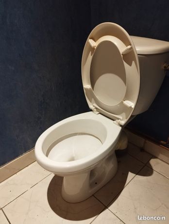 Toilettes / WC avec réservoir