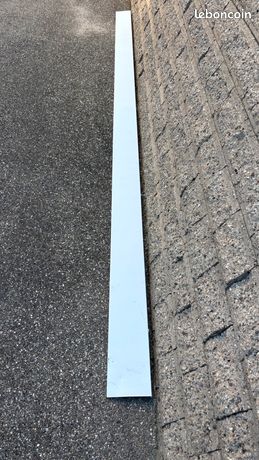 Tôle de rive blanche