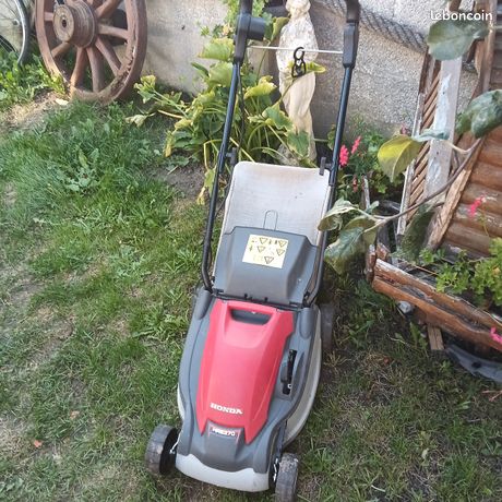 Tondeuse à gazon électrique HONDA