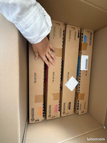Toners vides Kyocera TK-8115 – Avec puces originales