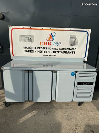 TOUR REFRIGEREE 3 portes avec dosseret en 1800mm/700mm Gn1/1 tropicalisé MAXI