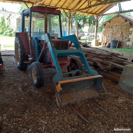 Tracteur avec fourche