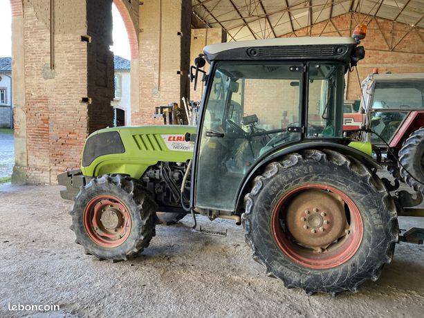Tracteur CLAAS NEXOS 230 F
