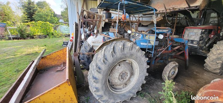 Tracteur Ford Bleu