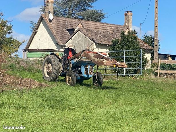 Tracteur ford super dexta