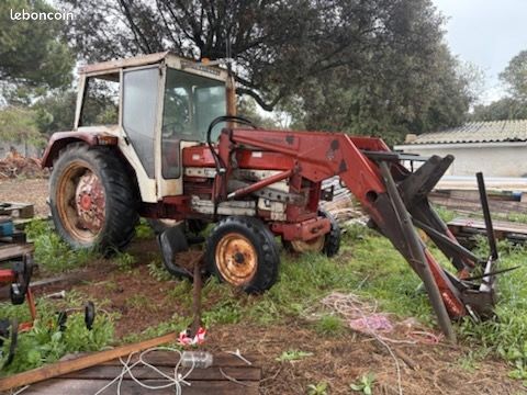Tracteur ih 844