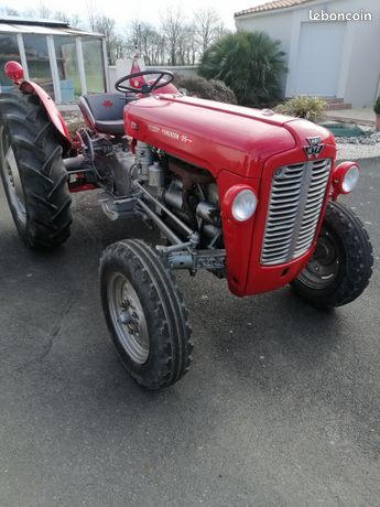 Tracteur massey ferguson 835