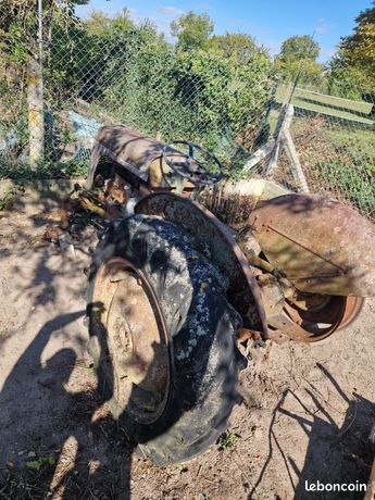 Tracteur massey harris ferguson