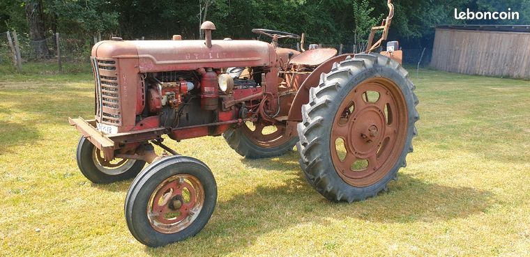 Tracteur McCormick FU235D