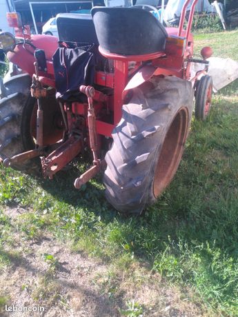 Tracteur pour pièces Renault n72
