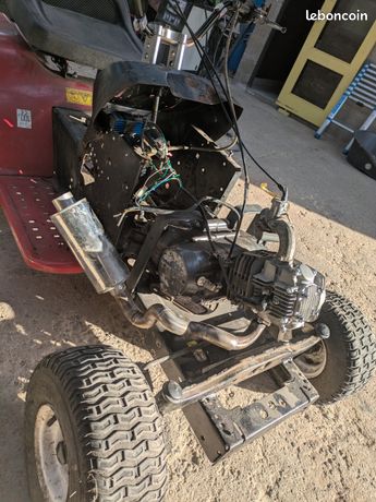 Tracteur tondeuse course