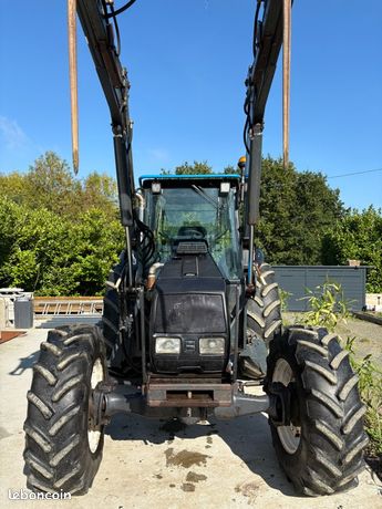 Tracteur Valtra 900