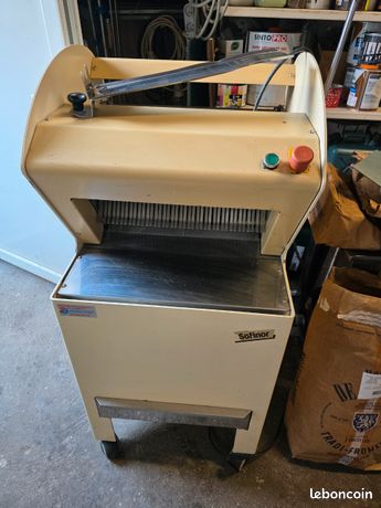 Trancheuse sofinor 220v en parfait état
