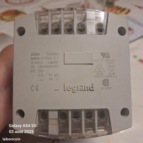 Transformateur de commande et signal mono bornes à vis