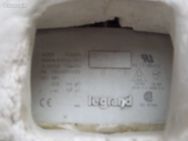 Transformateur de Commande Legrand 42325